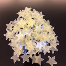 Charger l&#39;image dans la galerie, 100pcs/bag 3cm Glow in Dark Toys Luminous Star Stickers Bedroom