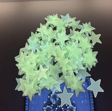Charger l&#39;image dans la galerie, 100pcs/bag 3cm Glow in Dark Toys Luminous Star Stickers Bedroom